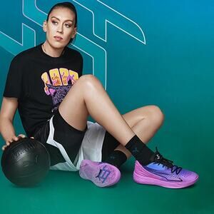 Puma Women’s Stewie 1 'Causing Trouble' Basketball‎ Sneakers Size 9 Purple Pink